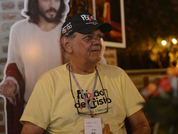 Hugo Martins é o responsável pela sonoplastia da Paixão de Cristo desde 1970. (Foto: Luka Santos / G1)