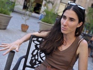 A blogueira Yoani Sanchéz, ganhadora do prêmio Ortega y Gasset de jornalismo digital na Espanha, em foto de 2008 (Foto: Adalberto Roque / AFP)