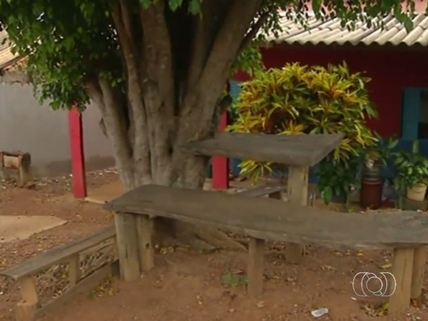 Rian Oliveira Soares, 12, brincava com colegas na frente de casa, quando foi baleado, em Luziânia, Goiás (Foto: Reprodução/TV Anhanguera)