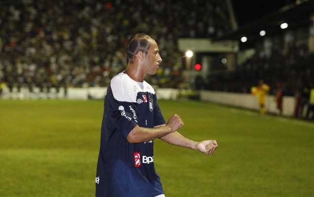 'Sangue' pelo Remo. Meia Ratinho vai se destacando na Série D (Foto: Tarso Sarraf/O Liberal) 'Sangue' pelo Remo. Meia Ratinho vai se destacando na Série D (Foto: Tarso Sarraf/O Liberal)