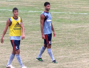 Michael e Gum treino Fluminense (Foto: Fabio Leme)