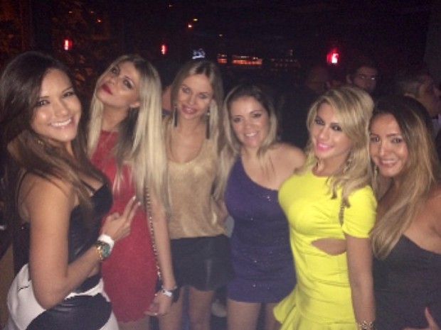 Babi Rossi com amigas em show em São Paulo (Foto: Instagram/ Reprodução)
