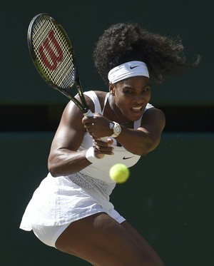 Serena Williams x Maria Sharapova na semifinal de Wimbledon (Foto: Reuters)