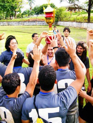 Uberlândia Rugby no final da Copa Triângulo de Rúgbi em 2012 (Foto: Divulgação/URC)