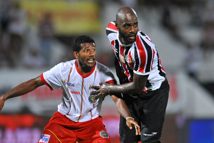 Santa Cruz x Juazeirense Copa do Nordeste (Foto: Aldo Carneiro / Pernambuco Press) Santa Cruz x Juazeirense Copa do Nordeste (Foto: Aldo Carneiro / Pernambuco Press)