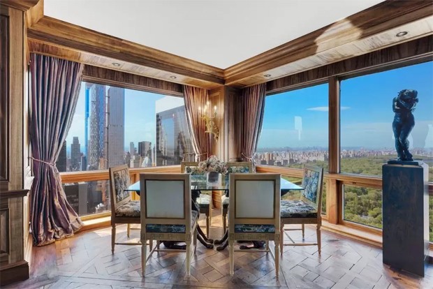 Cristiano Ronaldo vende apartamento de luxo em Manhattan (Foto: Reprodução / Instagram e Realtor) Cristiano Ronaldo vende apartamento de luxo em Manhattan (Foto: Reprodução / Instagram e Realtor)