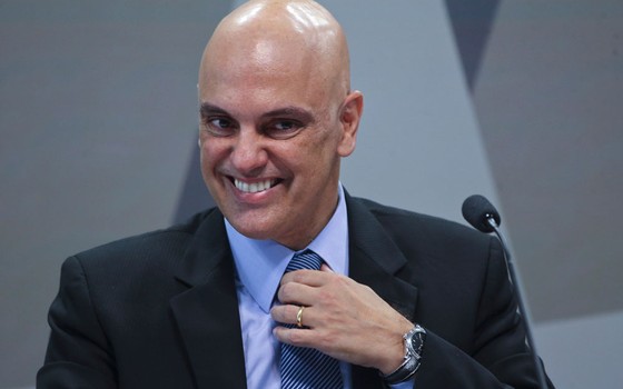 Ministro Alexandre de Moraes transforma 'fama de mau' em piada