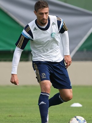 Eguren se surpreende com 'chamada' para Copa e comemora: 'Muito feliz'