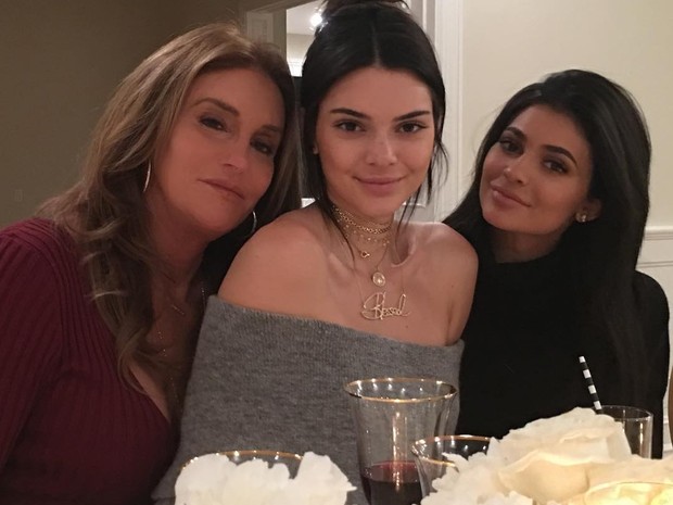 Caitlyn Jenner, Kendall Jenner e Kylie Jenner comemoram o Dia de Ação de Graças (Foto: Instagram/ Reprodução)