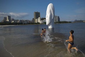Get Wallpaper Artista Espanhol Instala Rosto Gigante Em Homenagem A Iemanja No For iPhone Free