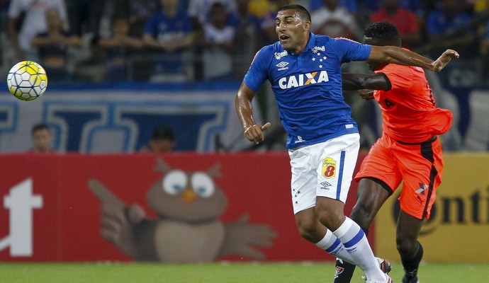Ramon Ábila, atacante do Cruzeiro (Foto: Washington Alves/Light Press) Ramon Ábila, atacante do Cruzeiro (Foto: Washington Alves/Light Press)