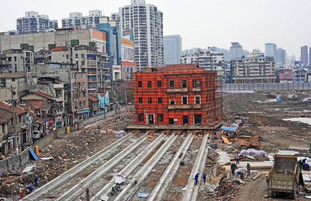 Prédio histórico de mais de 100 anos será movido de lugar na China (Foto: Reuters)