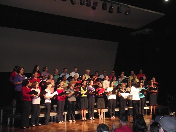 Além de canções natalinas, coro apresentará clássicos de artistas brasileiros. (Foto: Divulgação/OS2)