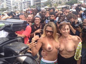 Rio: Manifestação em Ipanema atrai poucas mulheres (Foto: Renata Soares/G1)