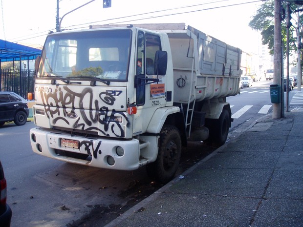 G1 Leitor registra caminh u00e3o da prefeitura de SP abandonado na Zona Leste notícias em VC no G1 SP Adesivo Para Azulejo De Cozinha Pastilha ~ G1 Leitor registra caminh u00e3o da prefeitura de SP abandonado na Zona Leste notícias em VC no G1 SP