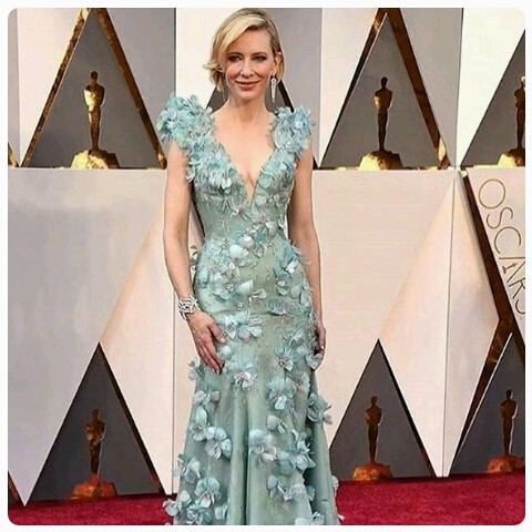 O vestido mentolado Armani Privé de Cate Blanchett foi um dos mais bem comentados do Oscar (Foto: Divulgação)