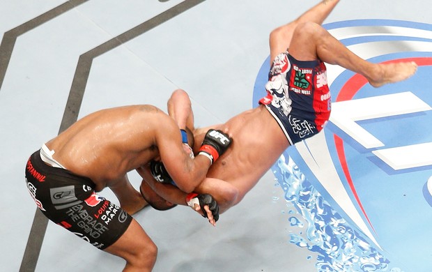 UFC 173 Daniel Cormier; Dan Henderson (Foto: Agência Getty Images) UFC 173 Daniel Cormier; Dan Henderson (Foto: Agência Getty Images)