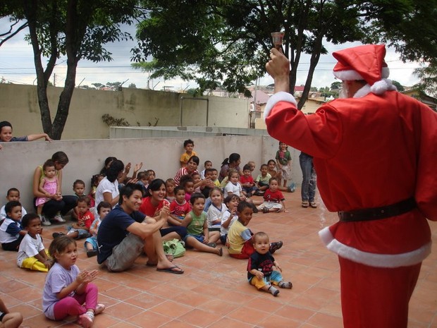 Estudantes da UFSCar promovem entrega de cestas de Natal em entidades de São Carlos (Foto: Divulgação/Natal Solidário)