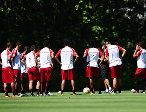 Ney Franco jogadores São Paulo treino (Foto: Marcos Ribolli / globoesporte.com)