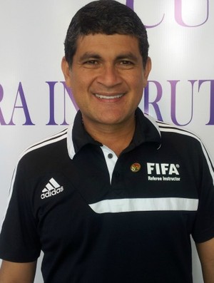 Óscar Ruiz, ex-árbitro (Foto: Richard Pinheiro/Globoesporte.com) <b>Oscar Ruiz</b> <b>...</b> - oscar_ruiz_ex-arbitro