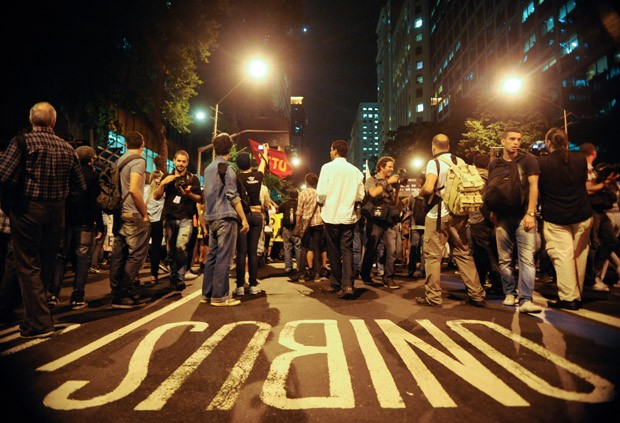 Manifestantes (Foto: Tânia Rego / Agência Brasil)