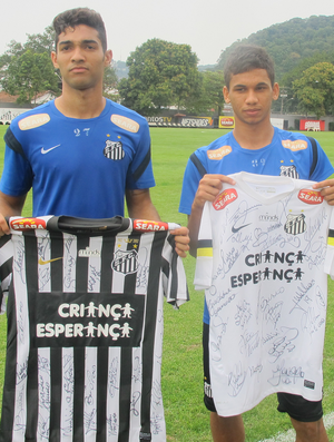 Alan Santos Leandrinho camisa Criança Esperança (Foto: Fernando Prandi)