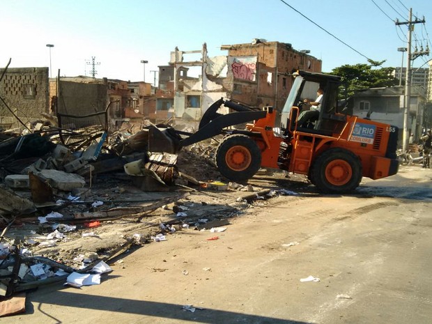 Três prédios irregulares na Favela do Metrô, no Rio, são demolidos (Foto: Seop/Divulgalção)