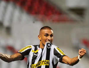 Rafael Marques gol Botafogo x Quissamã (Foto: Dhavid Normando / Futura Press)