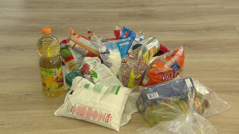 Servidores recebiam alimentos básicos do Muspe (Foto: Reprodução/ TV Globo)