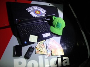 Homem é preso após roubar estacionamento no centro de São José (Foto: Divulgação/ Polícia Militar)