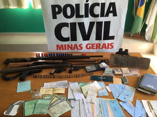 Parte dos materiais apreendidos pela Polícia Civil (Foto: Polícia Civil/Divulgação)
