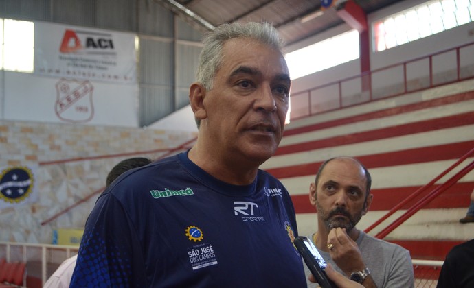 Luiz Zanon, técnico do São José Basquete (Foto: Thiago Fadini/ GloboEsporte.com)