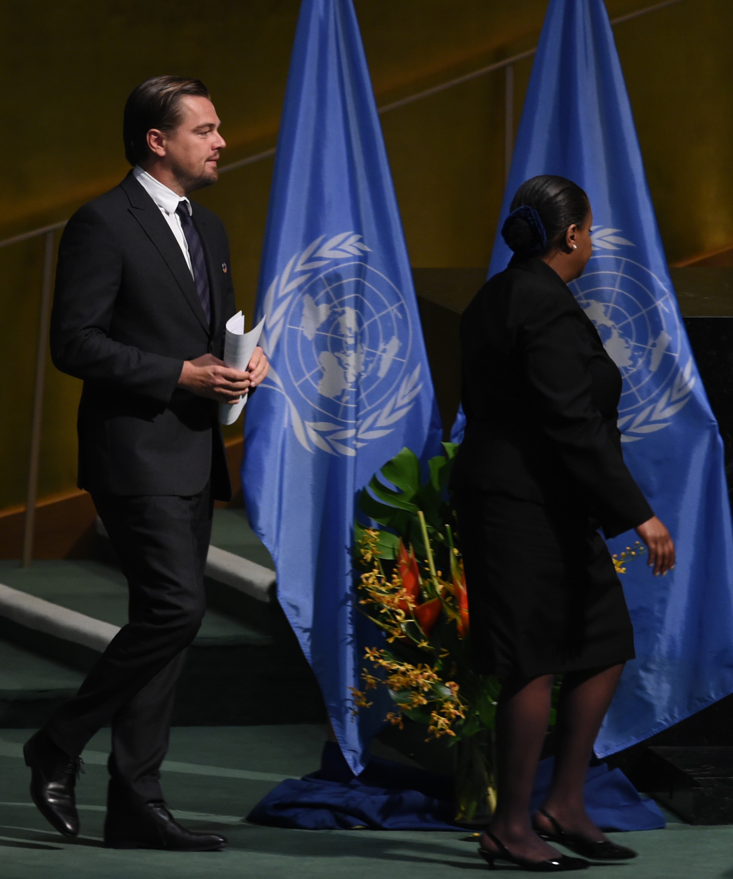 Leonardo DiCaprio na sede da ONU nesta sexta (22)  (Foto: Jewel Samad/AFP)