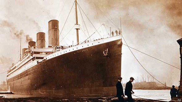  Ainda com amarras, o Titanic passa por uma última inspeção  (Foto: National Museums Northern Ireland)