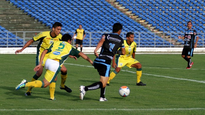 Sport Campina 0 x 9 CSP, no Estádio Amigão, pelo Campeonato Paraibano 2014 (Foto: Nelsina Vitorino / Jornal da Paraíba)