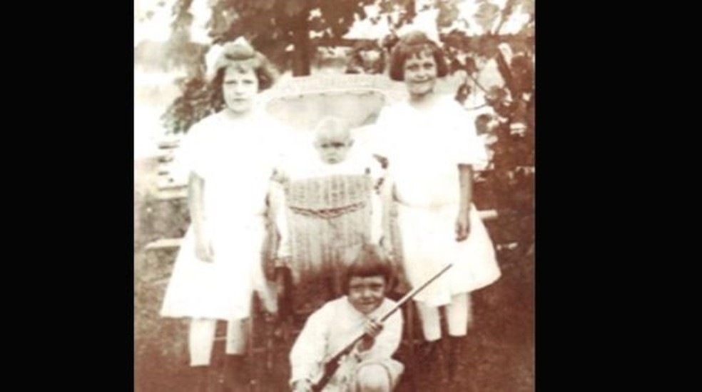 Irmãos Kahn nasceram nos anos 1910 em Nova York (Foto: Arquivo)