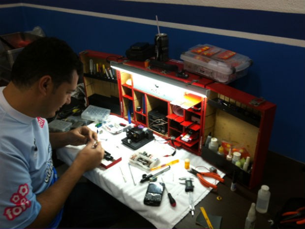 Pablo Pinheiro é o mecânico da equipe que veio de Americana (SP) (Foto: Fernando Castro/G1)