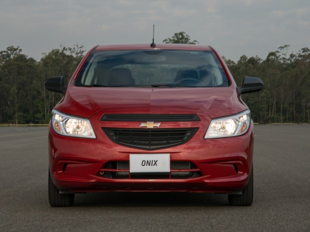 Chevrolet Onix Joy 2017 (Foto: Divulgação)