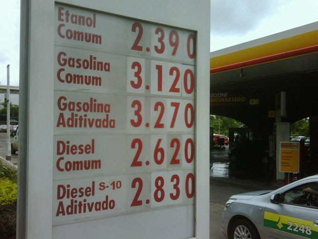 Posto da Quadra 503 Norte, em Brasília, reajustou o valor da gasolina em 4,7% (Foto: Fausto Carneiro/G1)