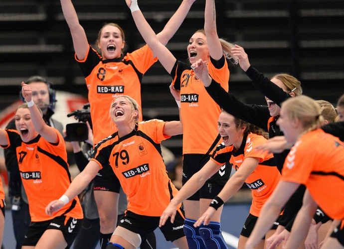 Holandesas comemoram classificação para as semifinais do Mundial (Foto: Getty Images)
