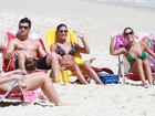 Gêmeas do nado curtem praia no Rio e confundem paparazzi