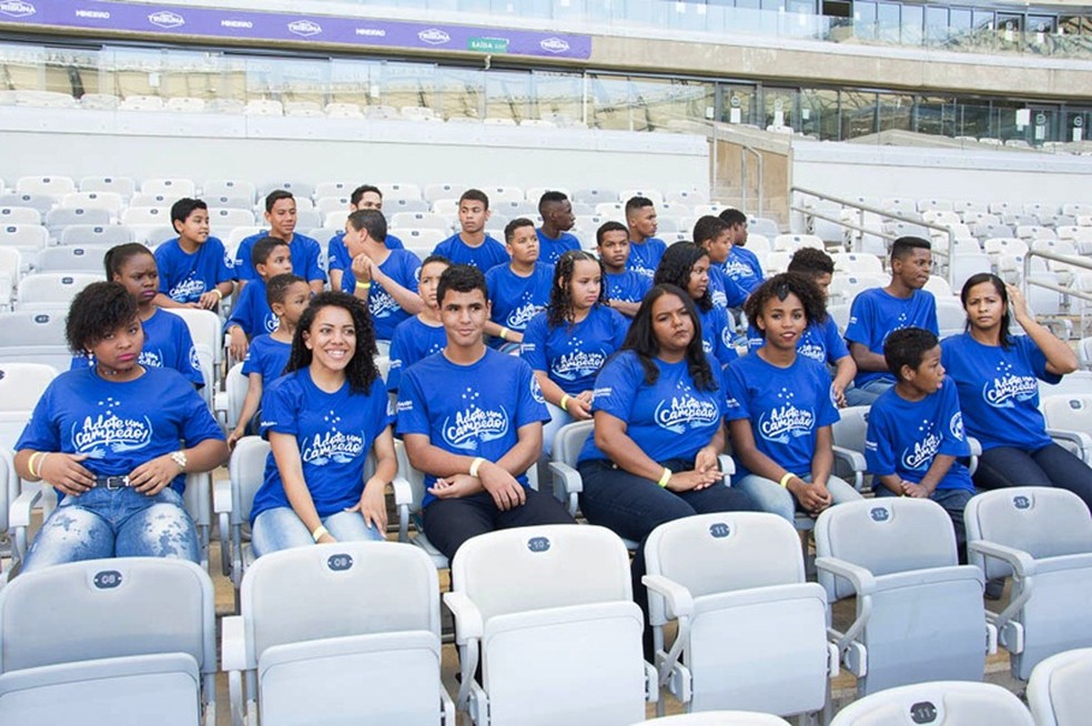 Cruzeiro lança campanha de adoção a jovens  (Foto: Fernando Reis/ Cruzeiro)