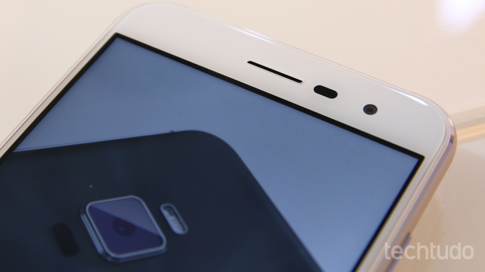 Zenfone 3 tem mais potência em qualquer versão (Foto: Fabrício Vitorino/TechTudo)