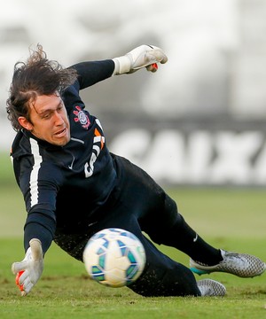 Cássio vira referência após saídas de campeões mundiais: 