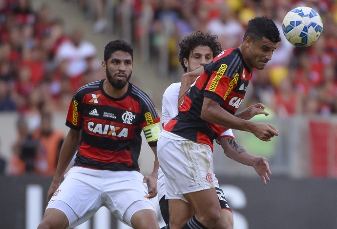 Wallace Flamengo x São Paulo  (Foto: FERNANDO SOUTELLO/AGIF/ESTADÃO CONTEÚDO)