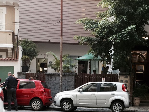 Rapaz é encontrado morto em alguergue em Copacabana (Foto: Henrique Coelho / G1)