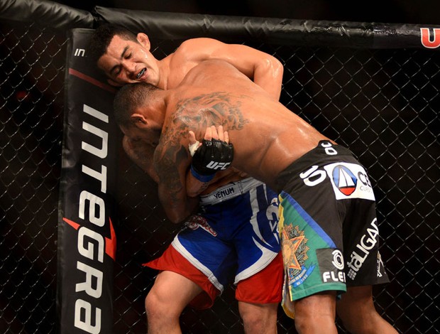 UFC Ednaldo Lula x Francimar Bodão (Foto: André Durão / Globoesporte.com)
