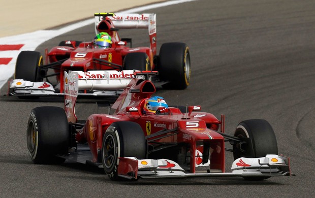 Alonso e Massa GP de Bahrein (Foto: Reuters)