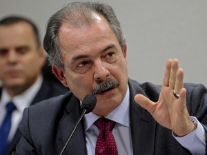O ministro Aloizio Mercadante durante audiência no Congresso (Foto: Wilson Dias / Agência Brasil)