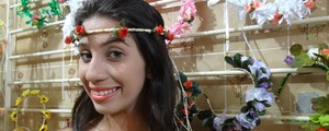 VÍDEO: tiara de flores é sensação no carnaval; aprenda a fazer uma (Luna Markman/G1)